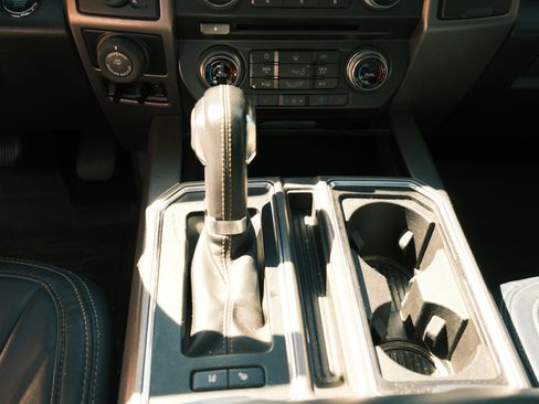 Used 2018 Ford F150 Limited w/ Trailer Tow Package image 14