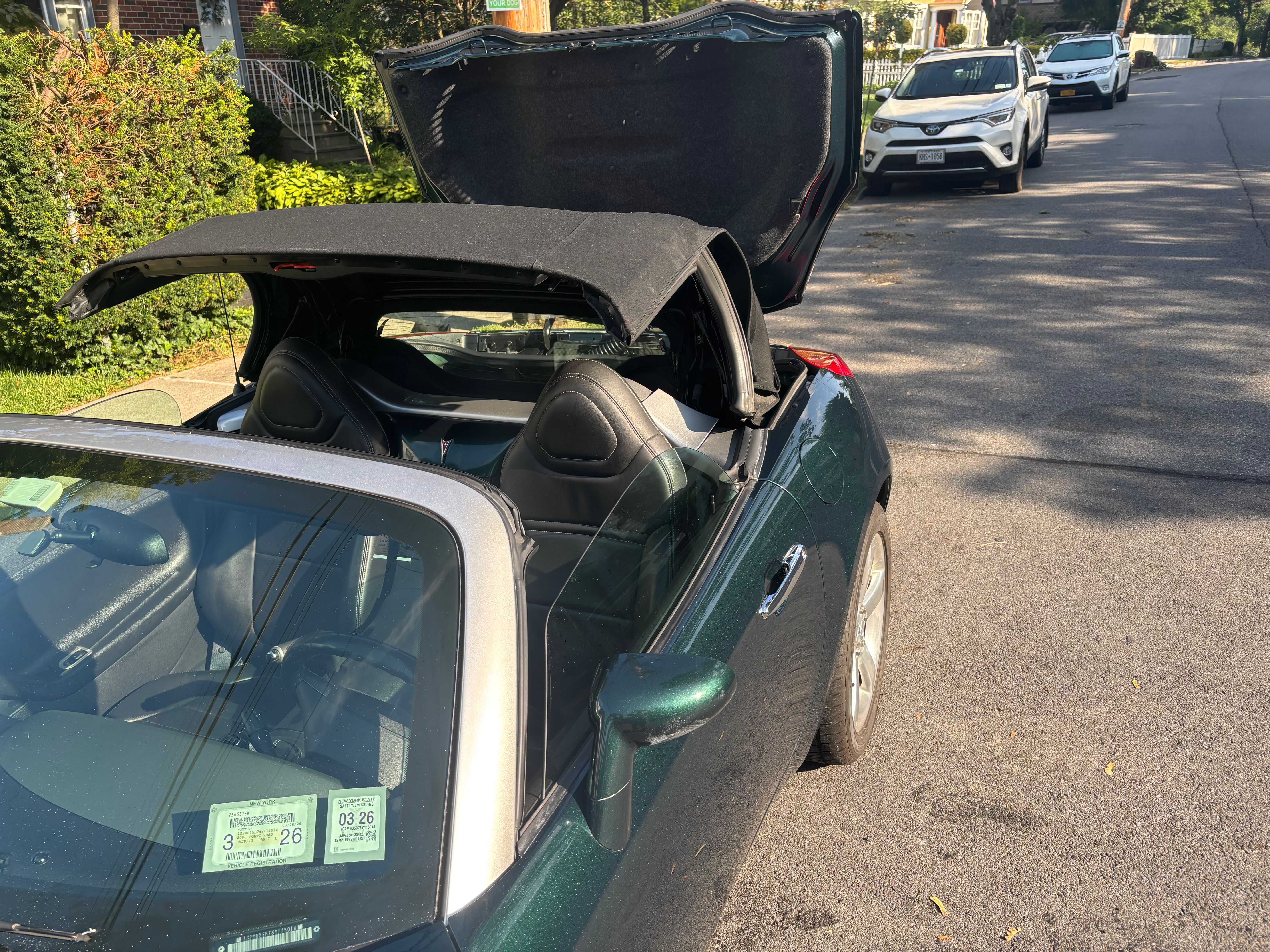 Used 2006 Pontiac Solstice Convertible w/ Premium Package RWD image 11