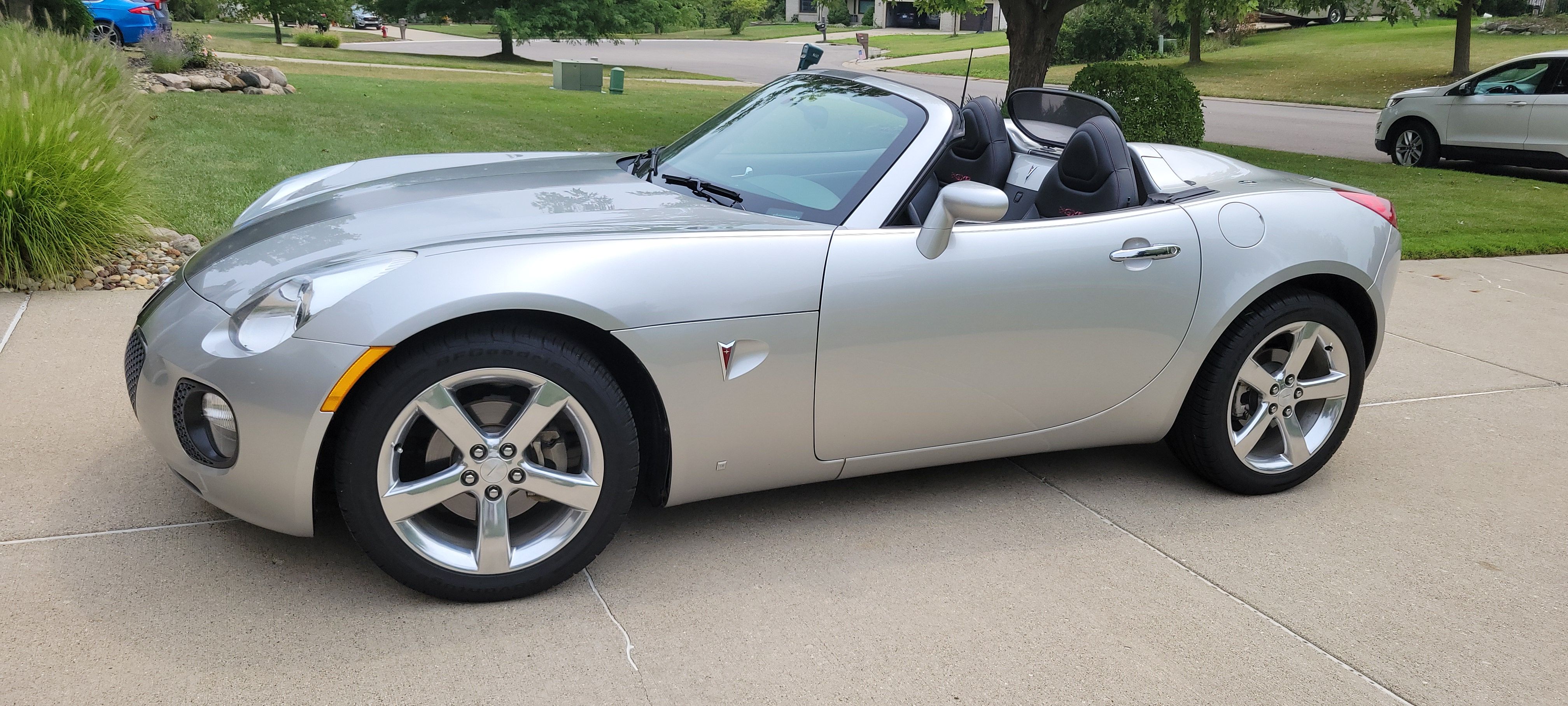 Used 2007 Pontiac Solstice GXP w/ Premium Package RWD image 8