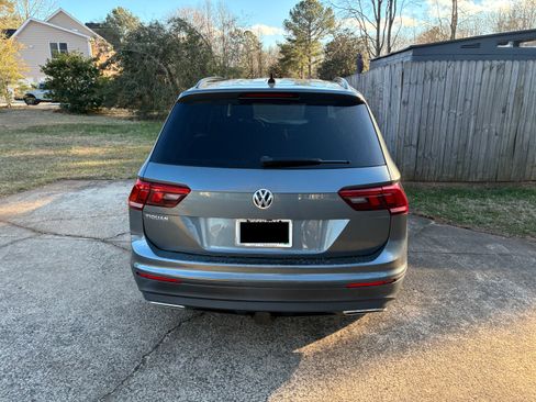 Used 2020 Volkswagen Tiguan S image 6