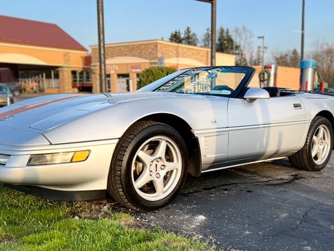 Used 1996 Chevrolet Corvette Convertible image 16