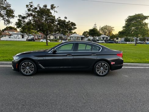 Used 2018 BMW 530e RWD image 25