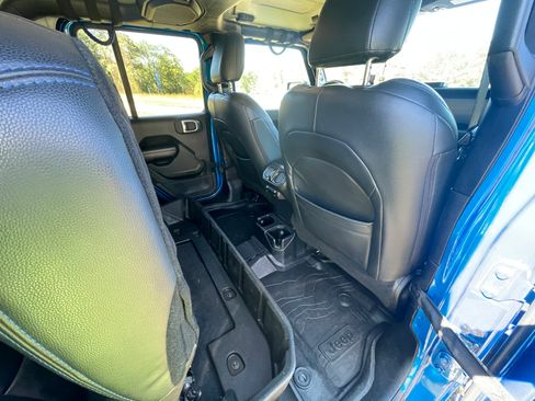 Used 2020 Jeep Gladiator Sport w/ Quick Order Package 24S image 8