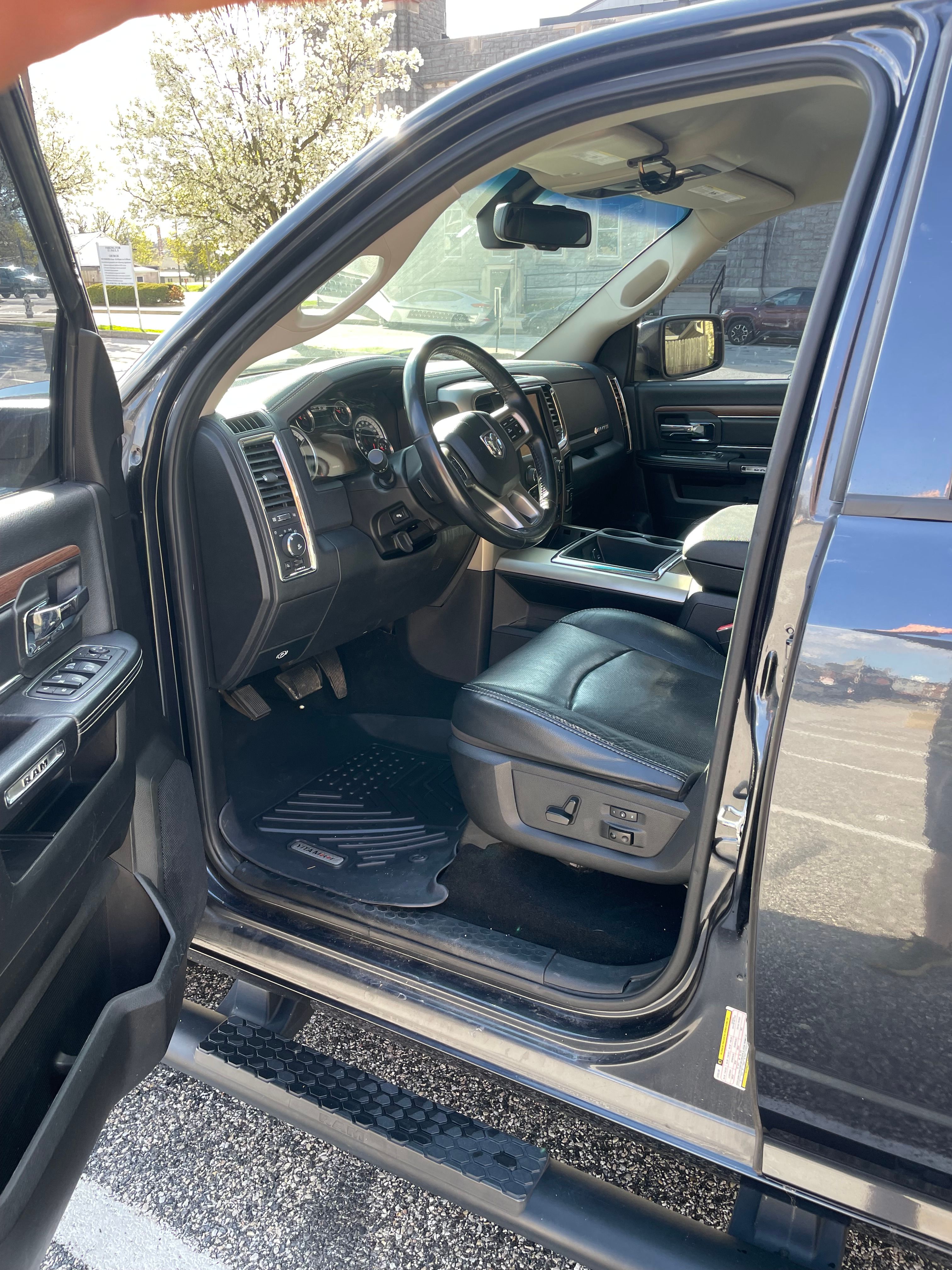 Used 2013 RAM 1500 Laramie w/ Protection Group AWD/4WD image 6