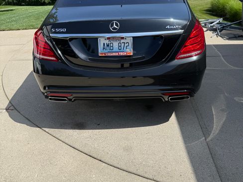 Used 2017 Mercedes-Benz S 550 4MATIC Sedan image 4