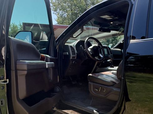 Used 2018 Ford F150 King Ranch w/ Equipment Group 601A Luxury AWD/4WD image 12