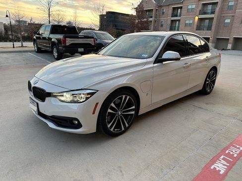 Used 2018 BMW 330e image 4
