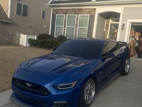 Used 2017 Ford Mustang GT Premium w/ Equipment Group 401A image 11