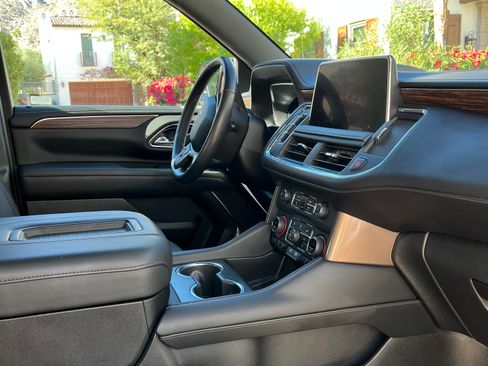 Used 2023 Chevrolet Tahoe High Country w/ Advanced Technology Package image 11