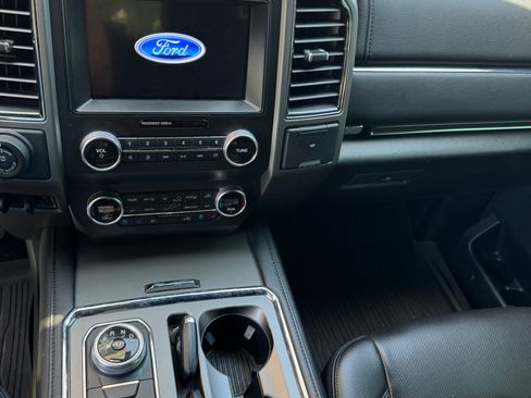 Used 2021 Ford Expedition XLT AWD/4WD image 19