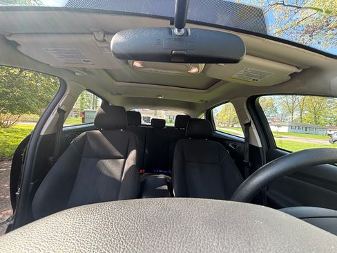 Used 2018 Ford Focus SEL image 12