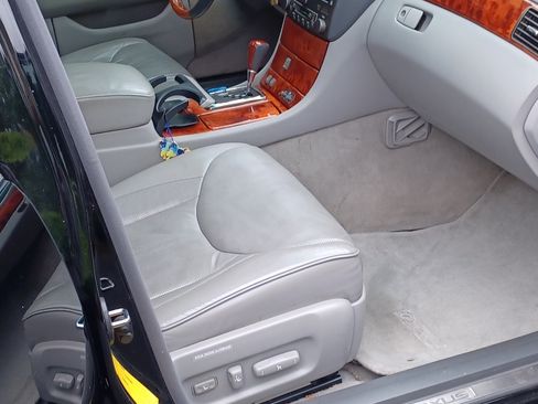 Used 2004 Lexus LS 430 image 6