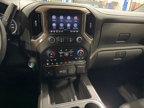Used 2022 Chevrolet Silverado 3500 High Country image 22
