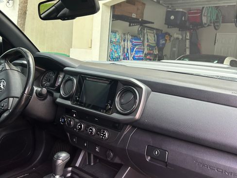 Used 2016 Toyota Tacoma TRD Sport w/ Towing Package AWD/4WD image 25