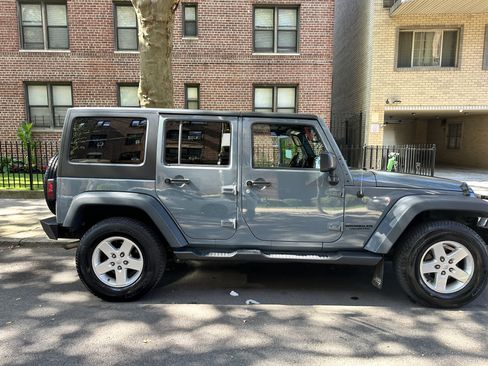 Used 2015 Jeep Wrangler Unlimited Sport w/ Quick Order Package 24S image 10