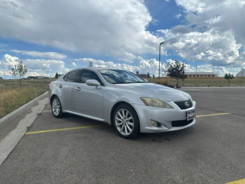 Used 2010 Lexus IS 250 w/ Premium Pkg Value Edition RWD image 9