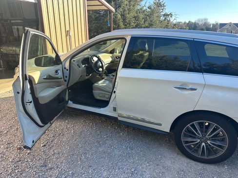 Used 2017 INFINITI QX60 AWD w/ Premium Plus Package image 9