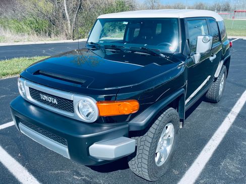 Used 2008 Toyota FJ Cruiser 4WD image 1