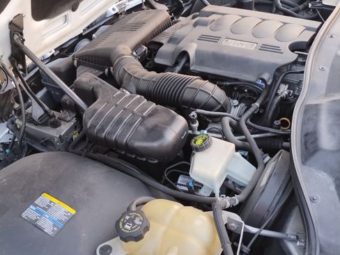Used 2008 Saturn Sky w/ Premium Trim Package RWD image 32