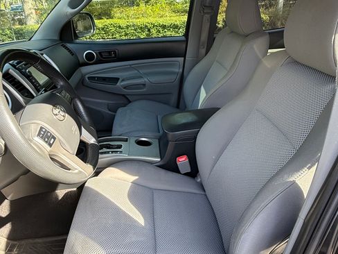 Used 2013 Toyota Tacoma PreRunner image 16