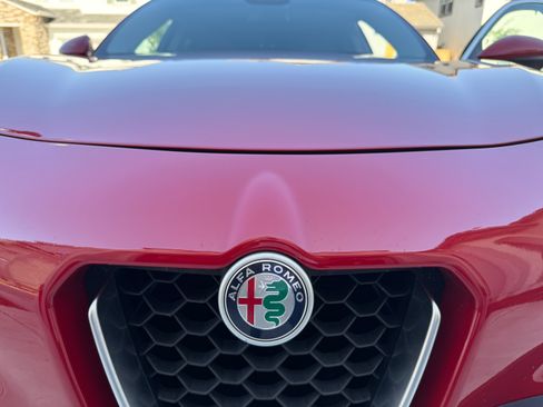 Used 2018 Alfa Romeo Stelvio Ti image 2