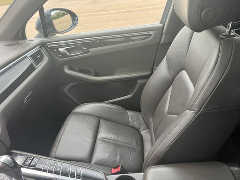 Used 2017 Porsche Macan S image 12