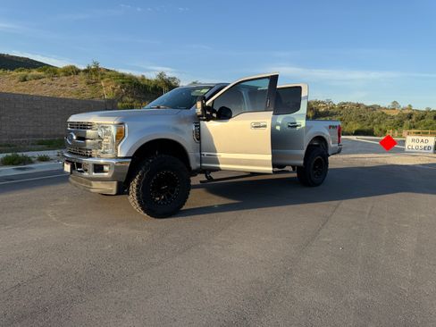 Used 2017 Ford F250 Lariat w/ Lariat Ultimate Package image 15