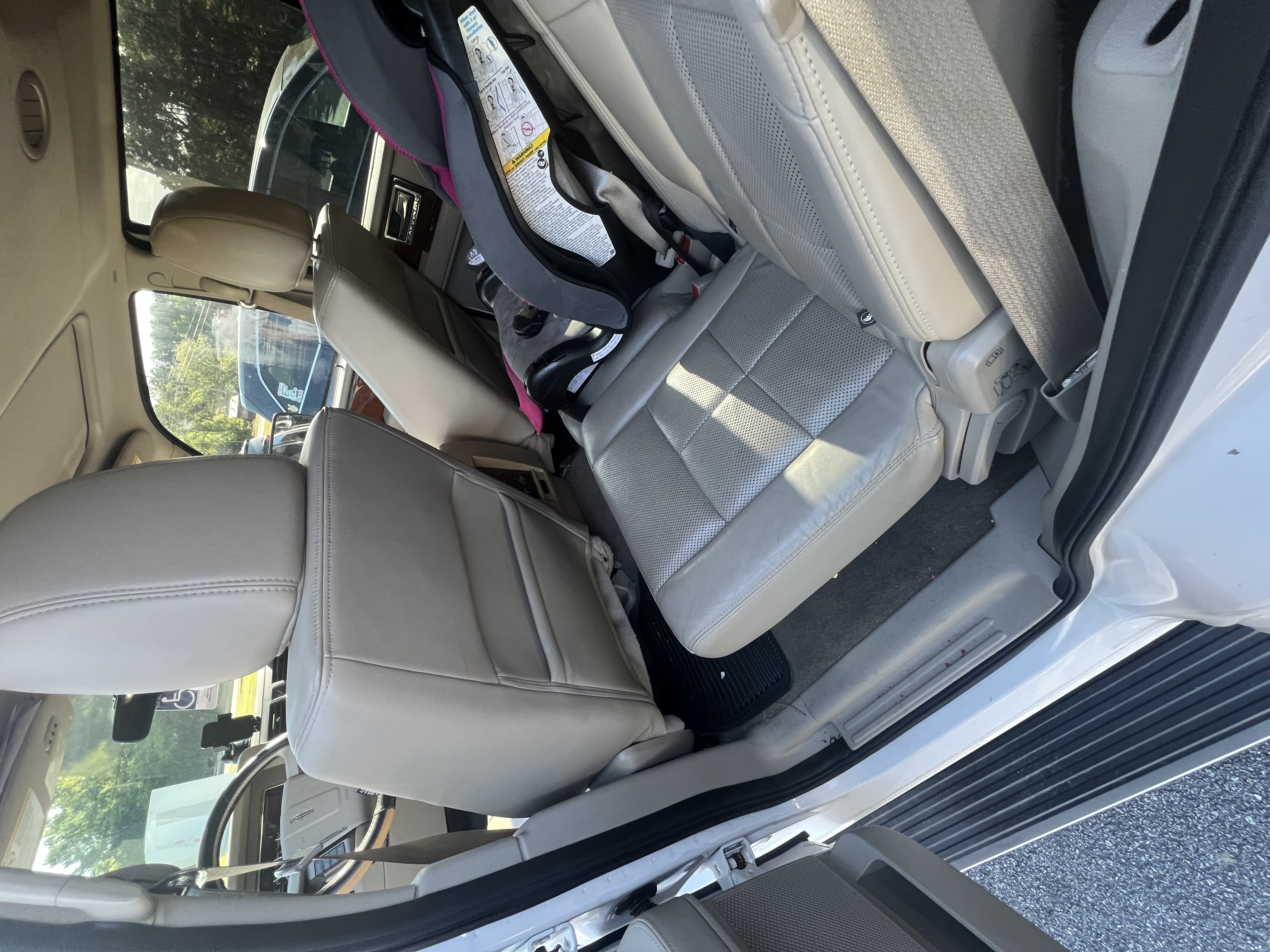 Used 2013 Lincoln Navigator 2WD w/ HD Trailer Tow Pkg image 12