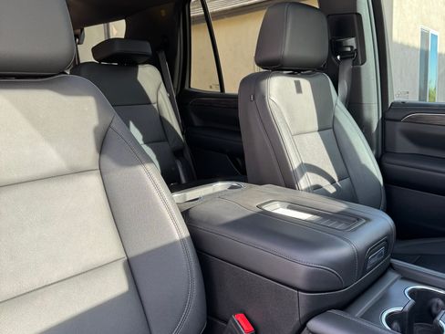 Used 2022 Chevrolet Tahoe Z71 w/ Luxury Package image 12