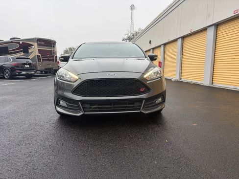 Used 2018 Ford Focus ST image 2