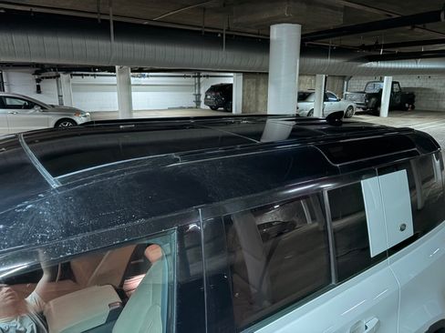 Used 2022 Land Rover Defender 110 SE AWD/4WD image 9