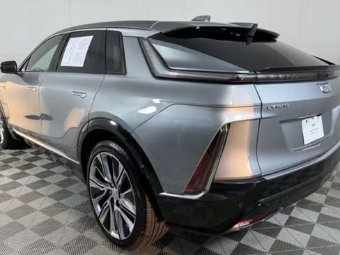 Used 2024 Cadillac Lyriq Luxury image 4