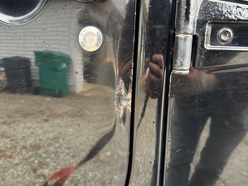 Used 2012 Jeep Wrangler Unlimited Sahara image 4