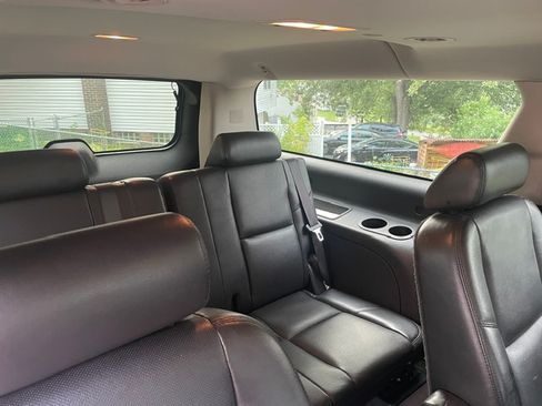 Used 2009 Chevrolet Suburban LTZ AWD/4WD image 13