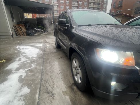 Used 2012 Jeep Grand Cherokee Laredo image 4