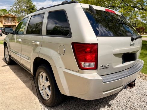 Used 2010 Jeep Grand Cherokee Laredo w/ Trailer Tow Group image 8