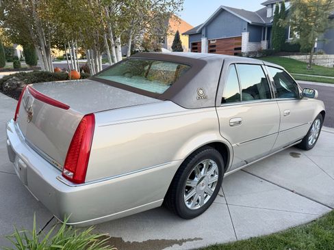 Used 2009 Cadillac DTS image 4