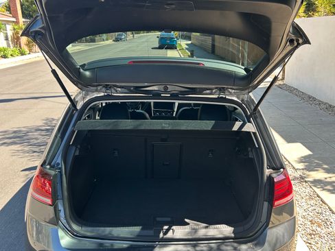 Used 2019 Volkswagen e-Golf SEL Premium image 9