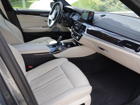 Used 2017 BMW 540i xDrive AWD/4WD image 17