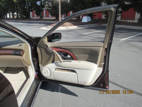 Used 2011 Acura RL image 15