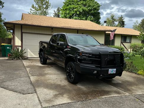Used 2020 Chevrolet Silverado 1500 LT Trail Boss AWD/4WD image 1