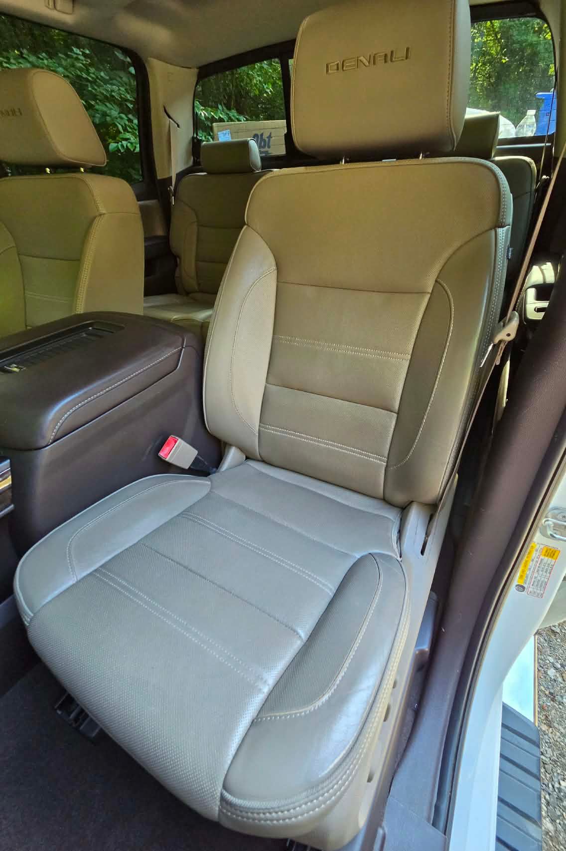 Used 2016 GMC Sierra 2500 Denali w/ Duramax Plus Package AWD/4WD image 12