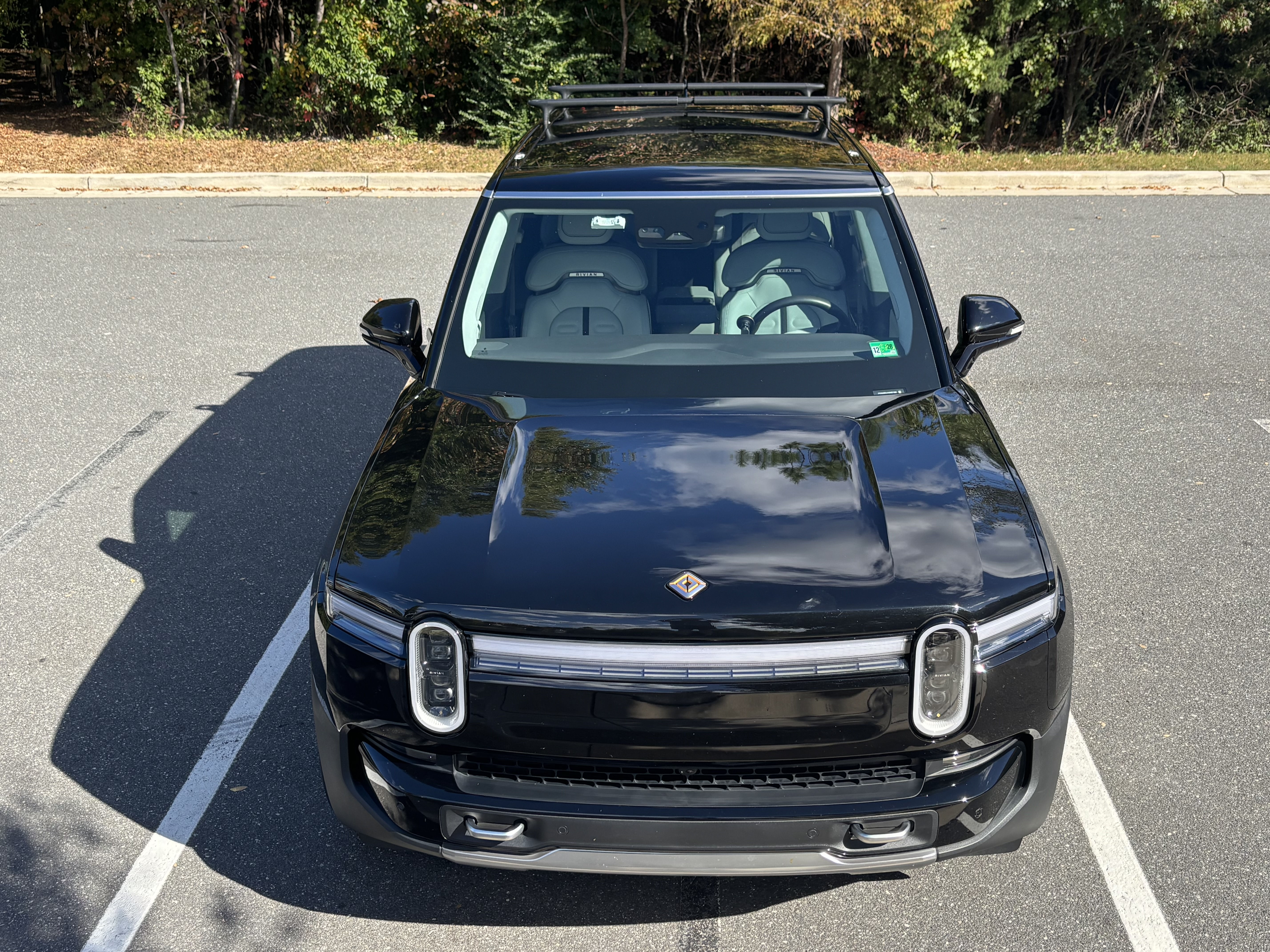Used 2025 Rivian R1S Adventure Dual AWD/4WD image 2
