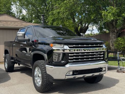 Used 2020 Chevrolet Silverado 2500 LTZ w/ LTZ Convenience Package AWD/4WD image 2