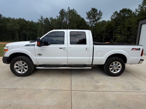 Used 2016 Ford F250 Lariat w/ Lariat Interior Package AWD/4WD image 1