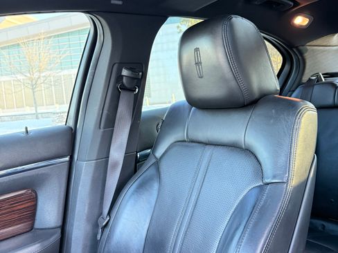 Used 2010 Lincoln MKS AWD image 5