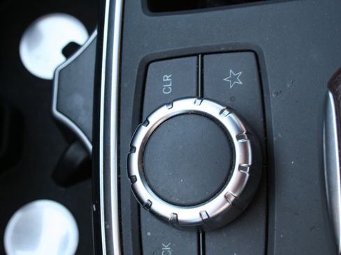 Used 2013 Mercedes-Benz ML 550 4MATIC image 25