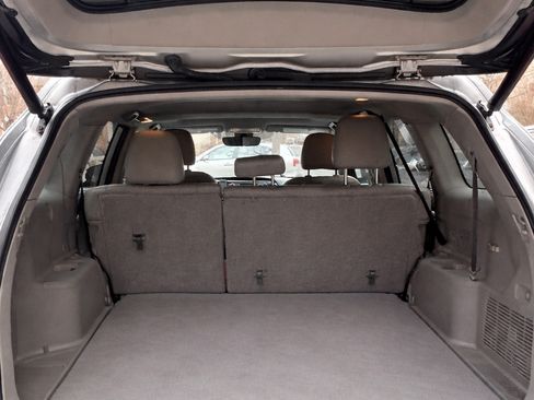 Used 2019 Toyota Highlander XLE image 17