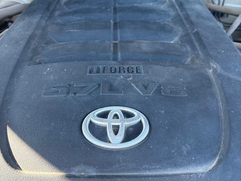 Used 2017 Toyota Tundra SR5 image 17