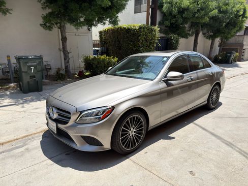 Used 2019 Mercedes-Benz C 300 Sedan image 2